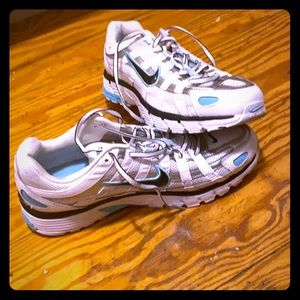 Women’s Nike P-6000 shoe 9